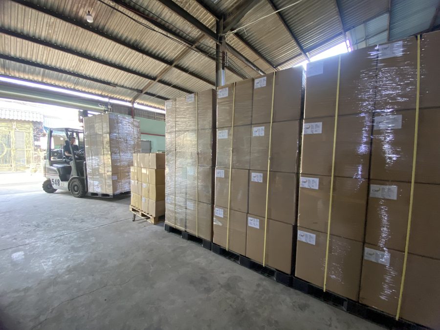 Hàng lên container