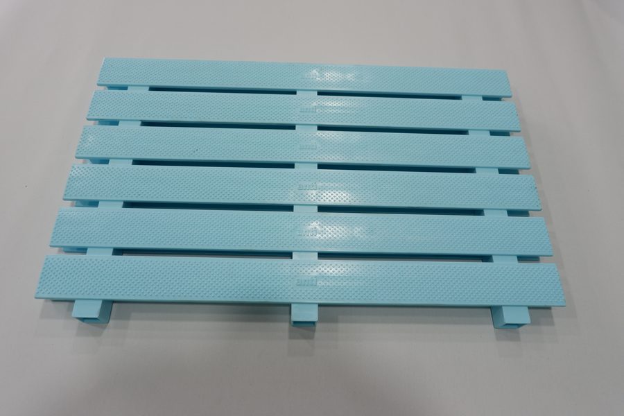 Sàn xuất phát hồ bơi